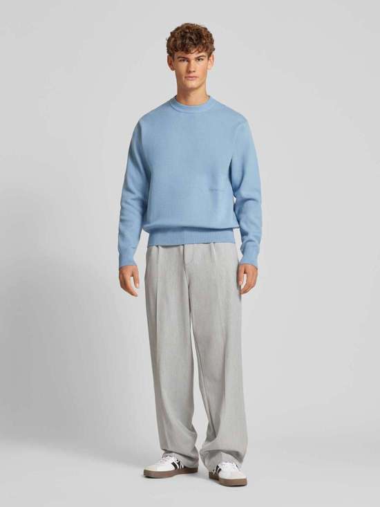 серо-голубой