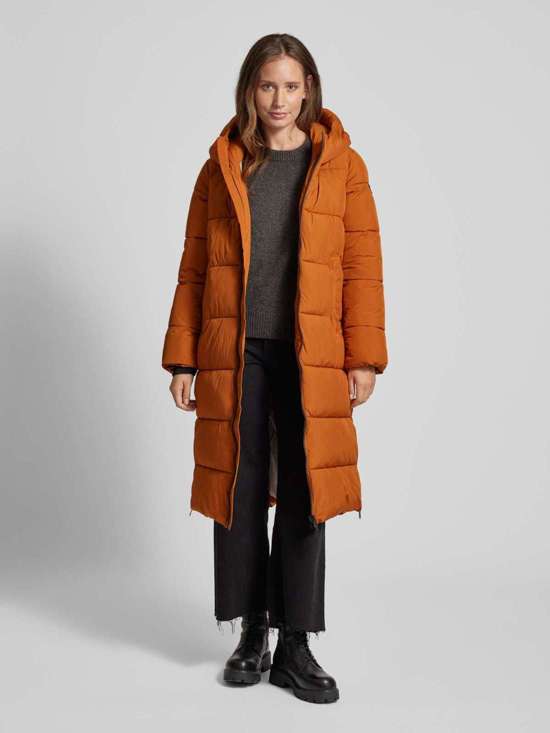 красный ржавый 