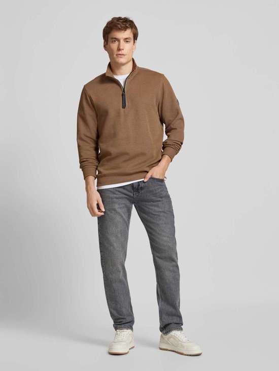 каштановый