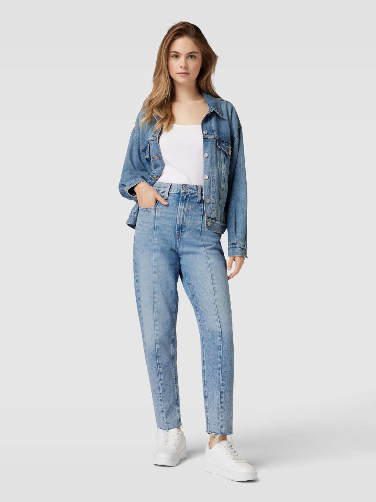 Джинсы Mom fit с разделительными швами