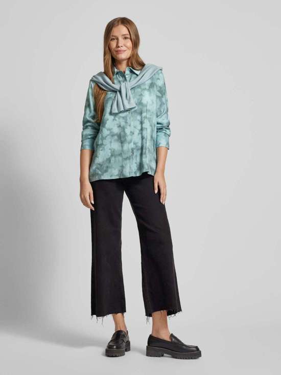 светло-синий