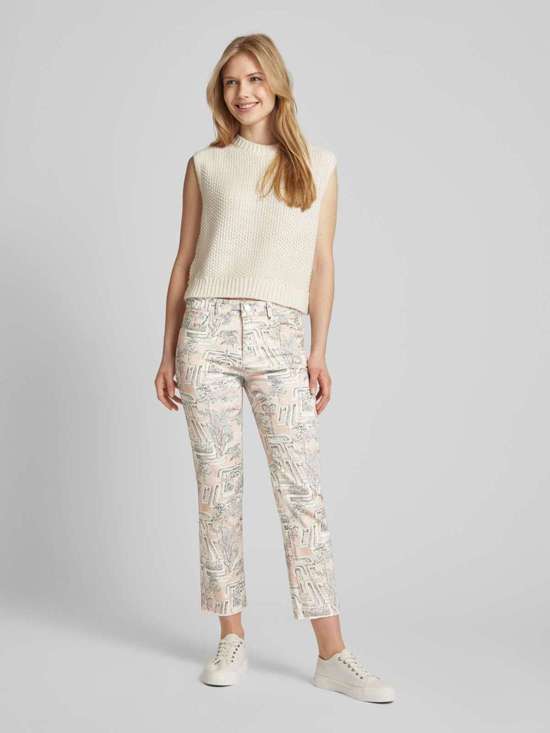 светло-розовый