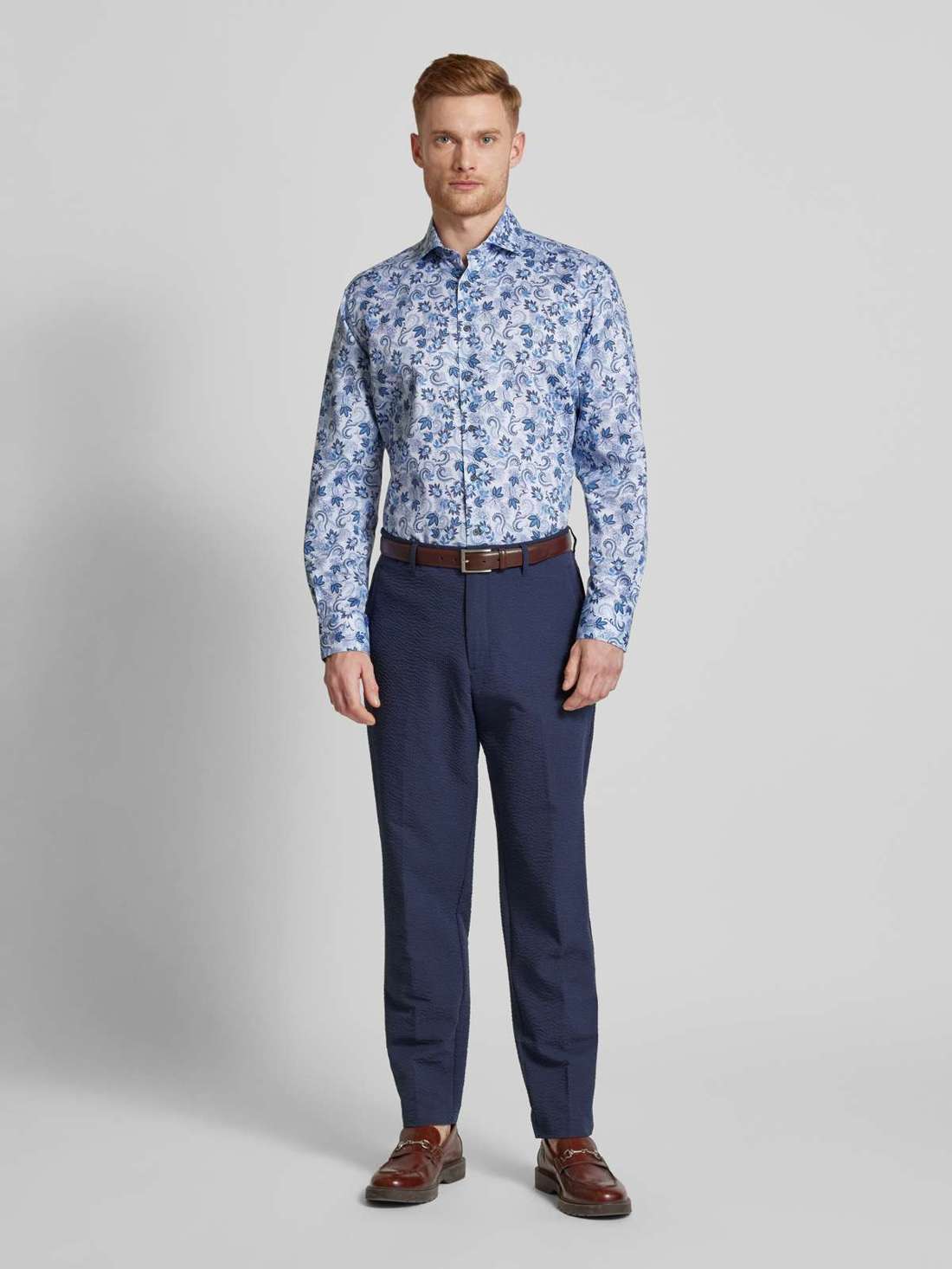 Деловая рубашка комфортного кроя со сплошным узором