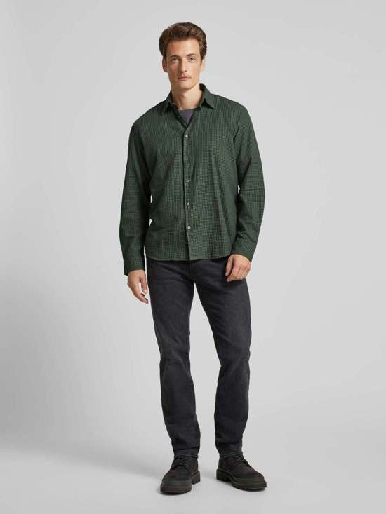 темно-зеленый