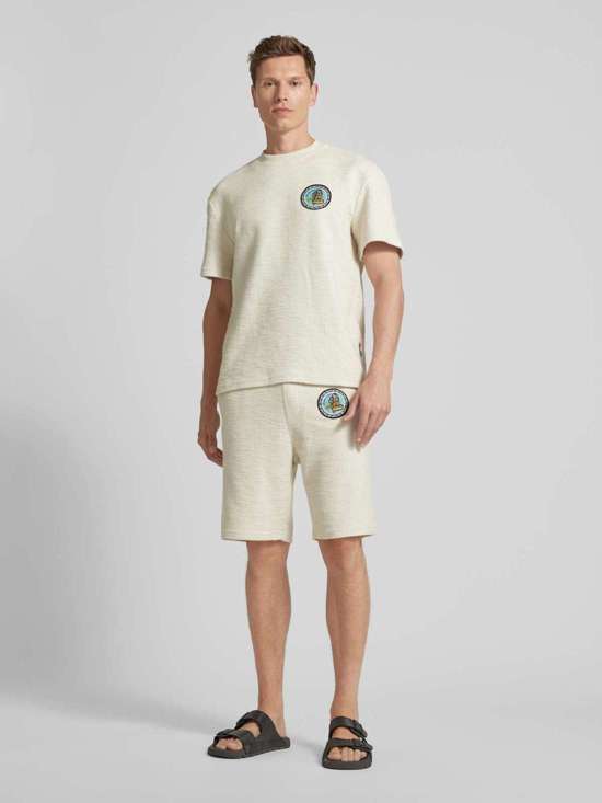 Шорты стандартного кроя с нашивкой-лейблом