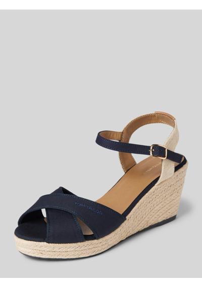 Wedges mit Label-Stitching