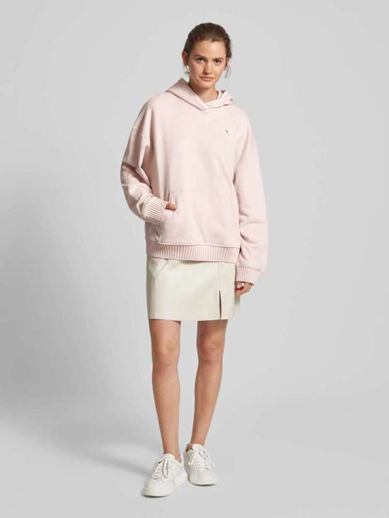 светло-розовый