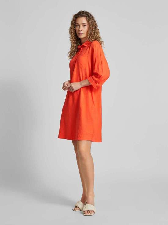 коралловый