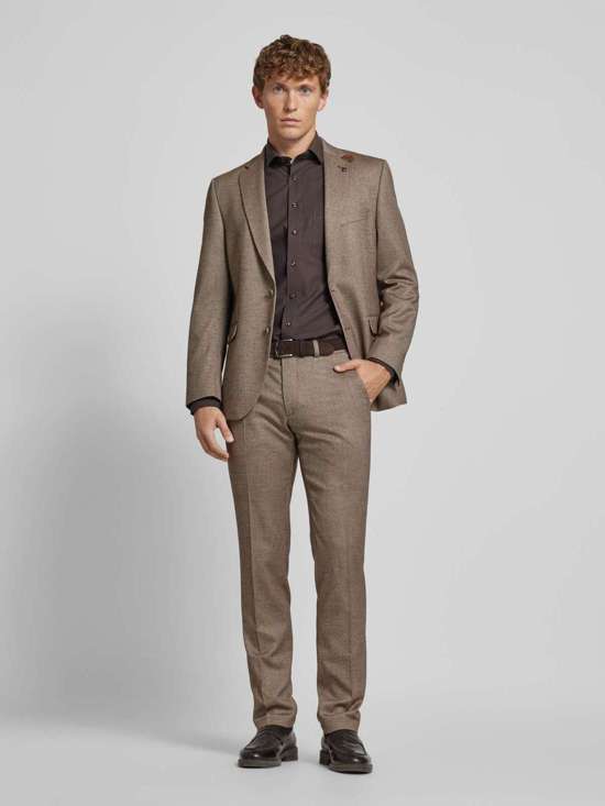 темно-коричневый