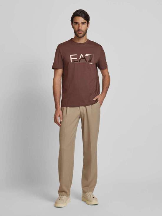 Футболка с принтом этикетки