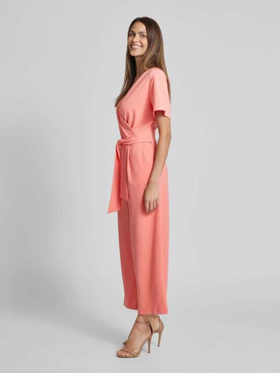 коралловый