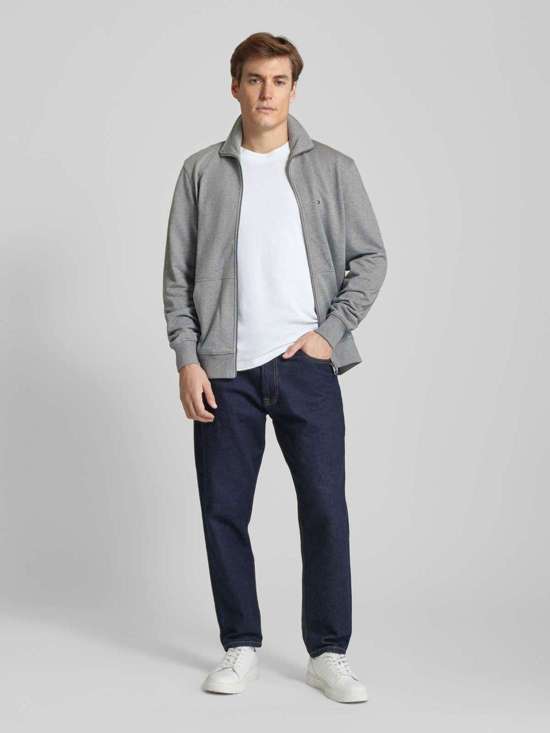 светло-серый