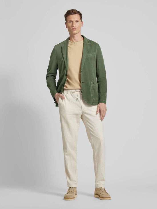 темно-зеленый