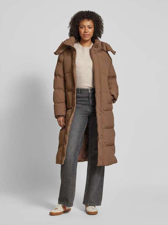 светло-коричневый