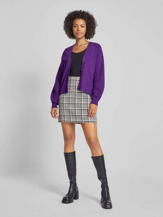 фиолетовый