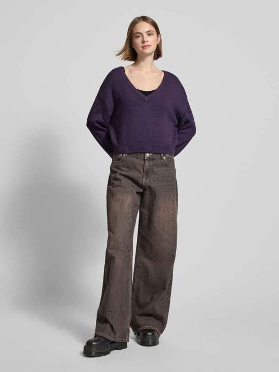 фиолетовый