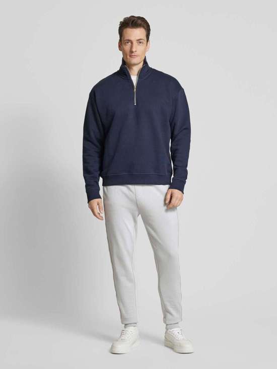 светло-серый