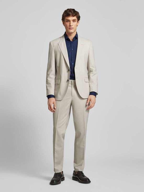 Деловая рубашка приталенного кроя с эластичным наполнением