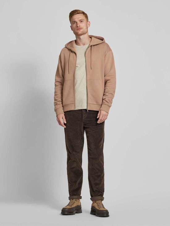 каштановый