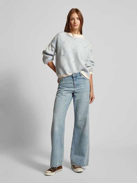 светло-синий