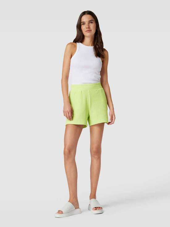 светло-зеленый