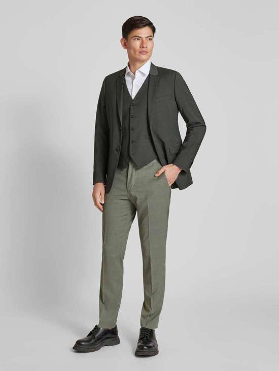 темно-зеленый