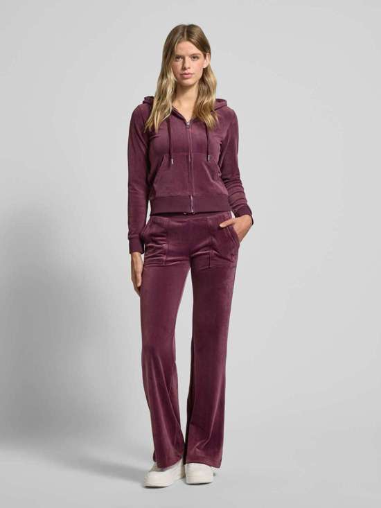 темно-красный