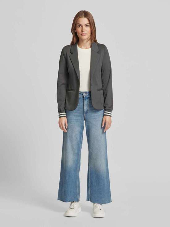 темно-серый