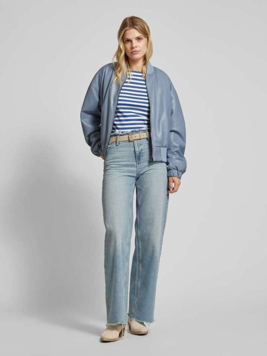 серо-голубой