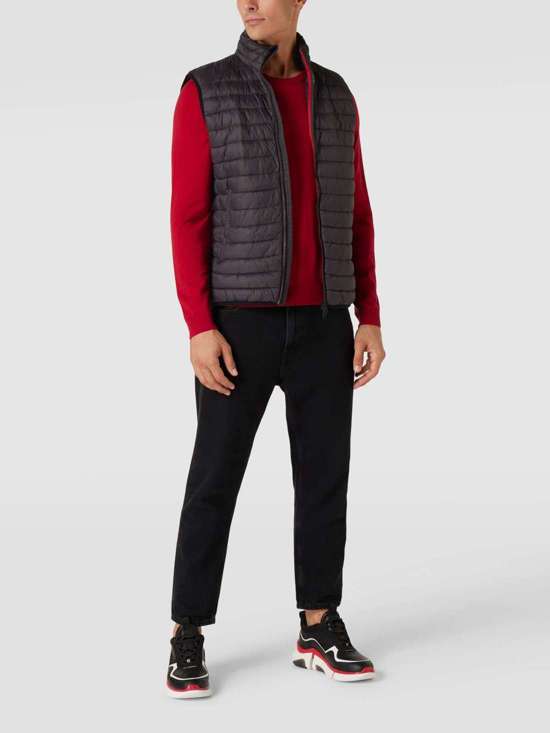 темно-серый