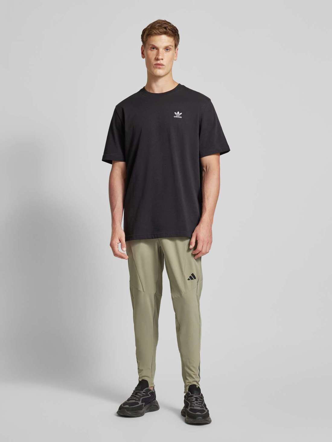 Тренировочные брюки стандартного кроя с логотипом