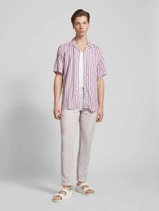 светло-розовый