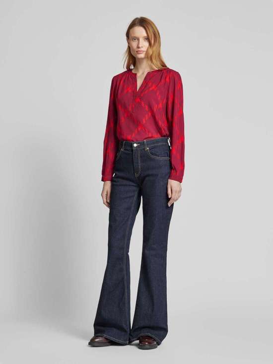 темно-красный