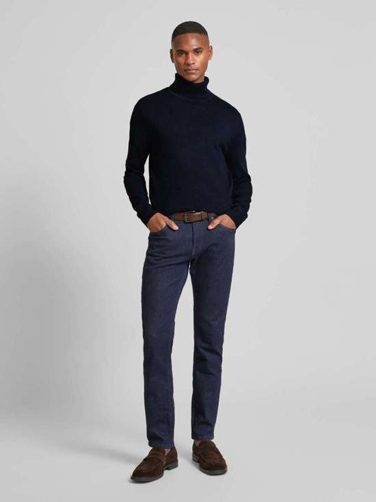 темно-синий