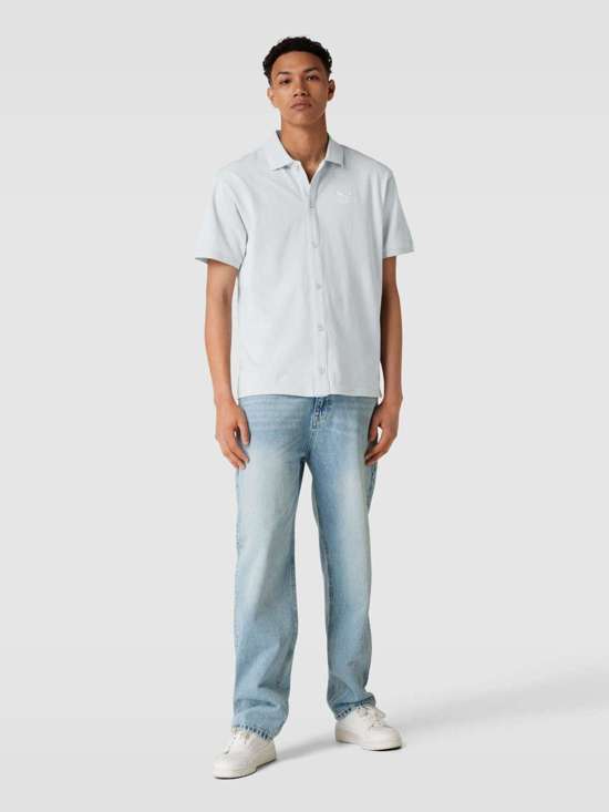 светло-серый