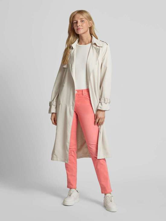 светло-красный