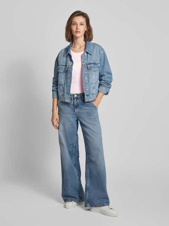 светло-розовый