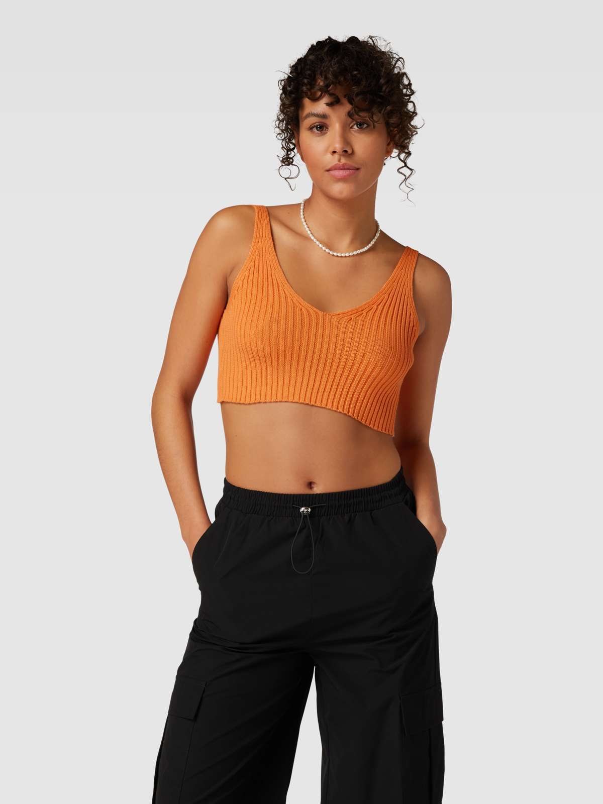 Crop Top mit Schnürung am Rücken