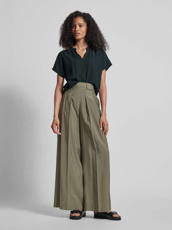 темно-зеленый