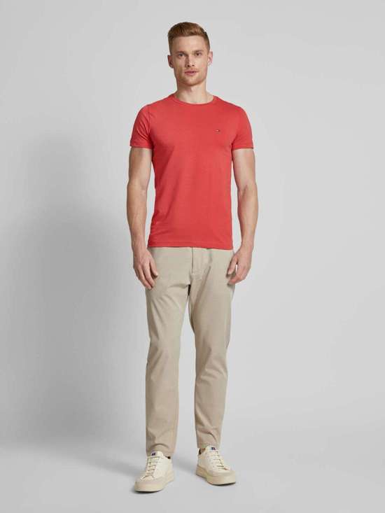 красный ржавый 