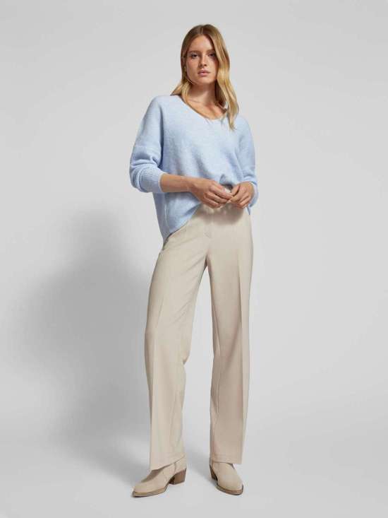 светло-синий