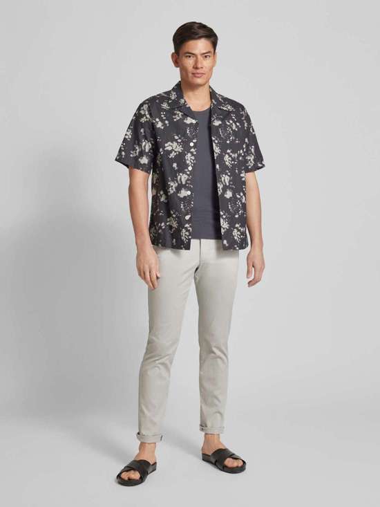 светло-серый