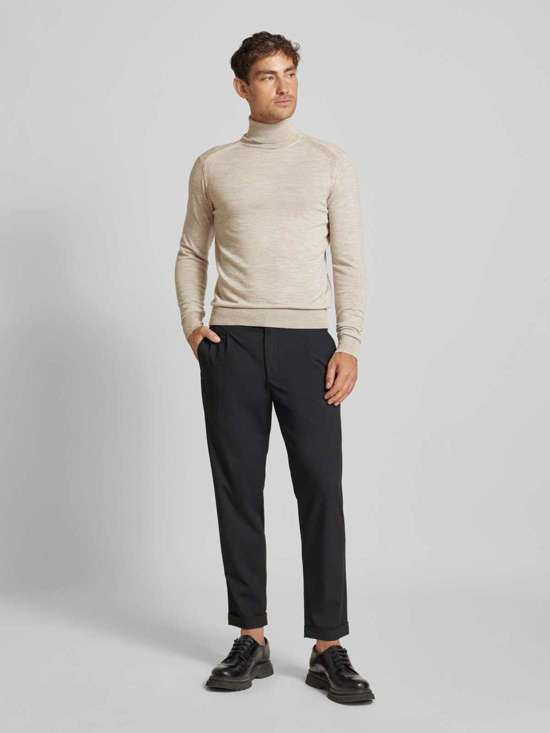 каштановый