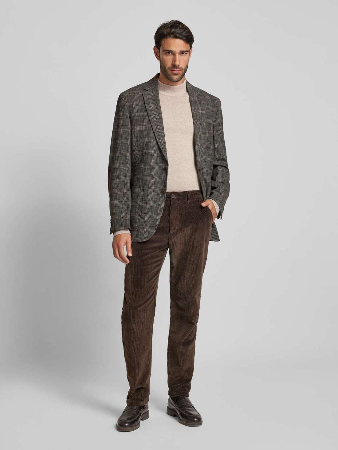 Вязаный свитер с водолазкой