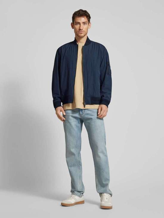 темно-синий