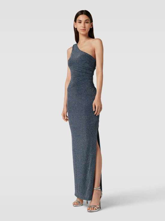 Вечернее платье из фантазийной пряжи