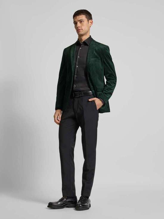 темно-зеленый