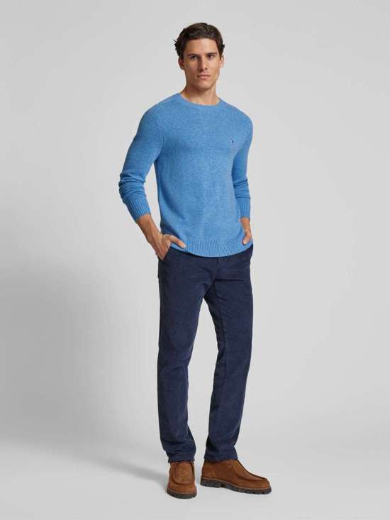 светло-синий