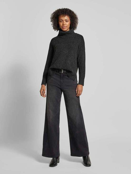 металлик черный