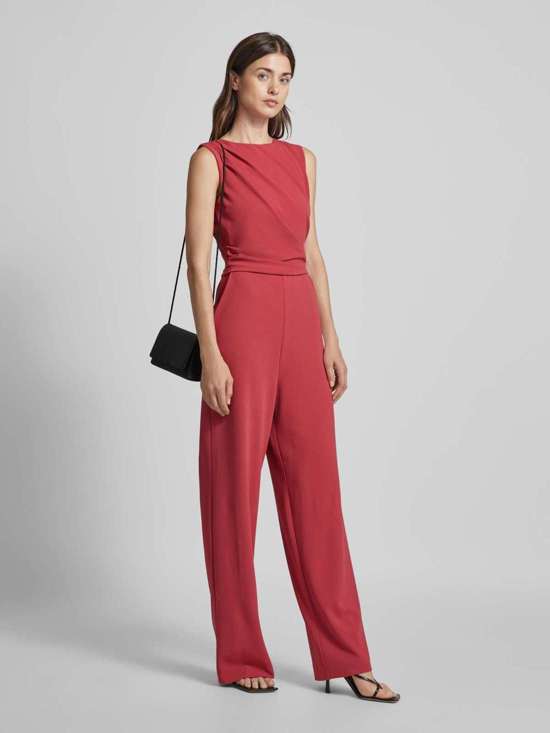 красный ржавый 